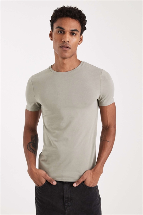 Футболка Essentials с облегающим кроем артикул 151966968