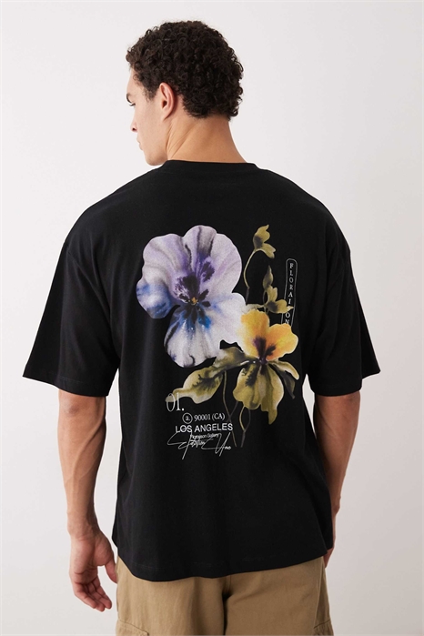 Футболка свободного кроя с цветочным принтом артикул 153154004