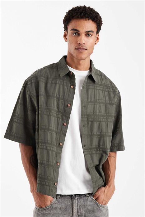 Рубашка свободного кроя с текстурным клетчатым рисунком артикул 150505592