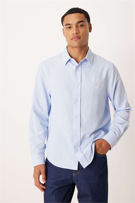 Рубашка оксфорд прямого кроя с вышивкой на груди артикул 150389497