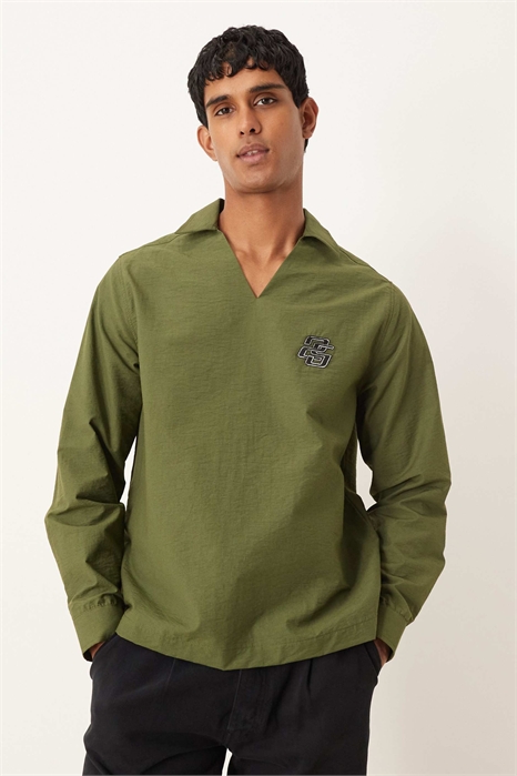 Рубашка свободного кроя с фактурной тканью и вышивкой на груди артикул 150987953