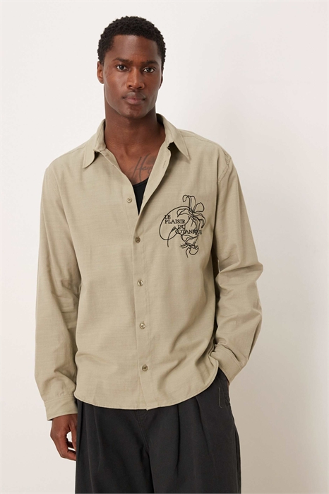 Рубашка свободного кроя с вышивкой на груди артикул 151523003