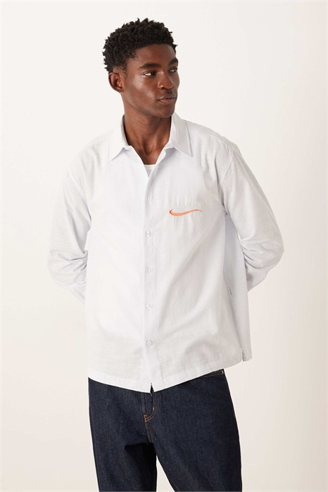 Рубашка свободного кроя с вышивкой на груди артикул 151300614