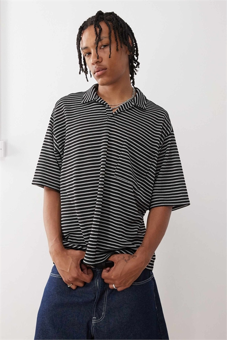 Поло с коротким рукавом из фактурного джерси в полоску артикул 148257025