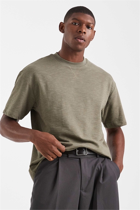 Футболка свободного кроя артикул 152670681