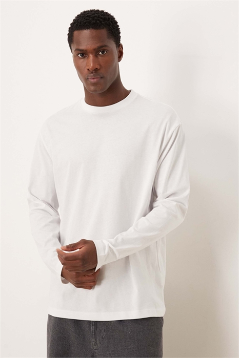 Футболка свободного кроя с длинными рукавами и принтом на спине артикул 151525865