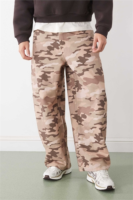 Брюки с широкими брючинами и камуфляжным принтом артикул 151700768