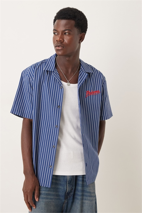 Рубашка свободного кроя с вышивкой на груди артикул 150267864