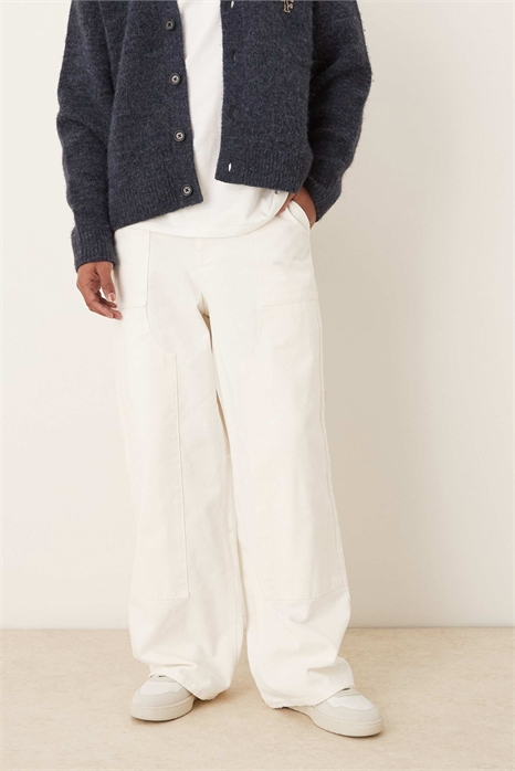 Широкие брюки цвета экрю с деталями в стиле «плотника» артикул 149929487