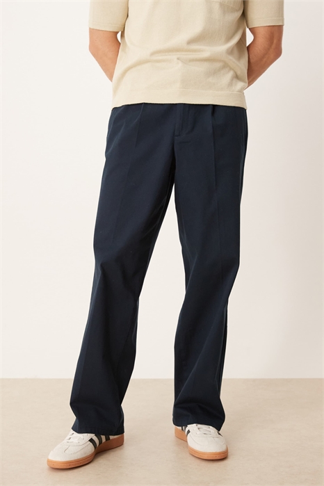 Стильные брюки с широкими брючинами и складками артикул 149105716