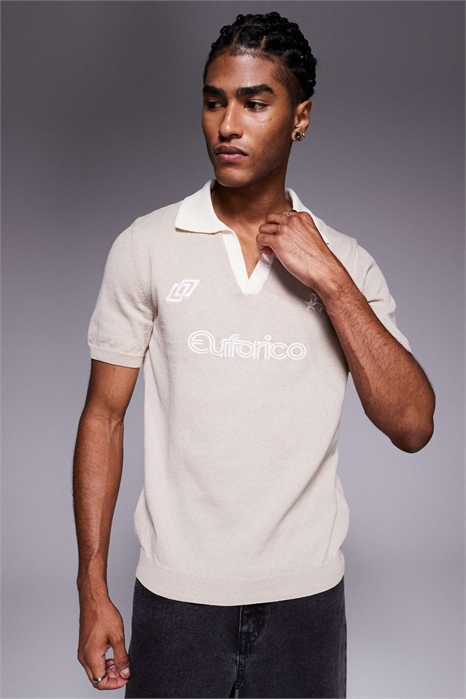 Трикотажное поло с короткими рукавами и спортивным рисунком в цвете «камень» артикул 150005558