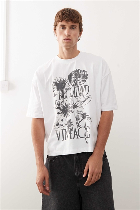 Футболка свободного кроя с цветочным принтом артикул 148032214