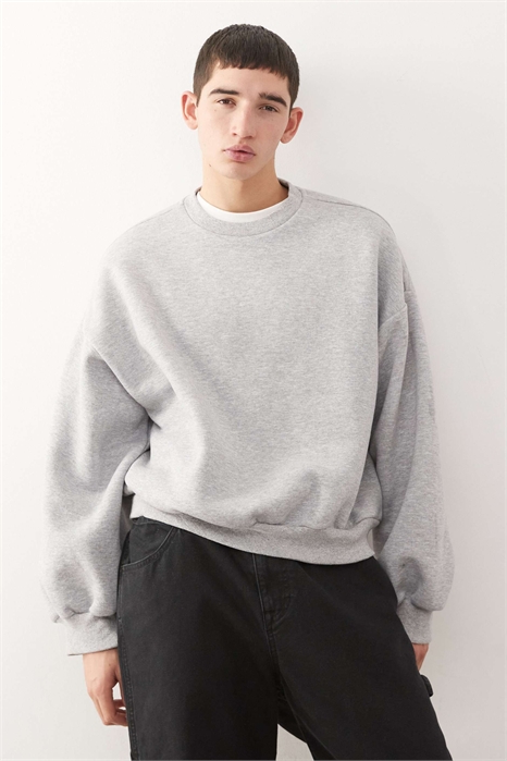 Свитшот свободного кроя с укороченной длиной артикул 153888996