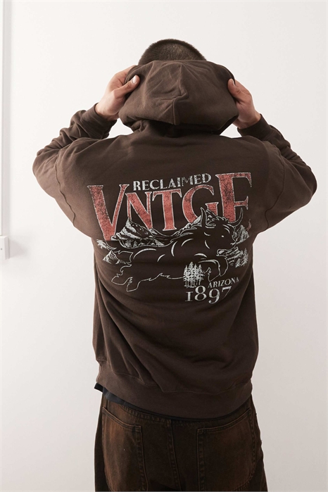 Худи свободного кроя с принтом на спине артикул 153049780