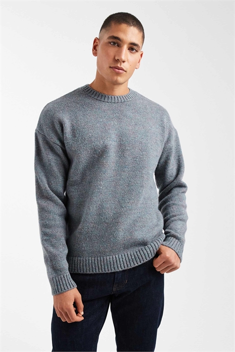 Свободный вязаный свитер с круглым вырезом артикул 152347935