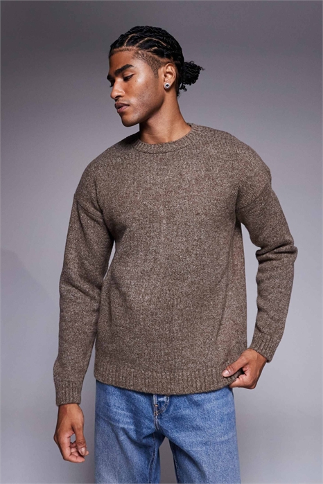 Свободный вязаный свитер с круглым вырезом артикул 151052619