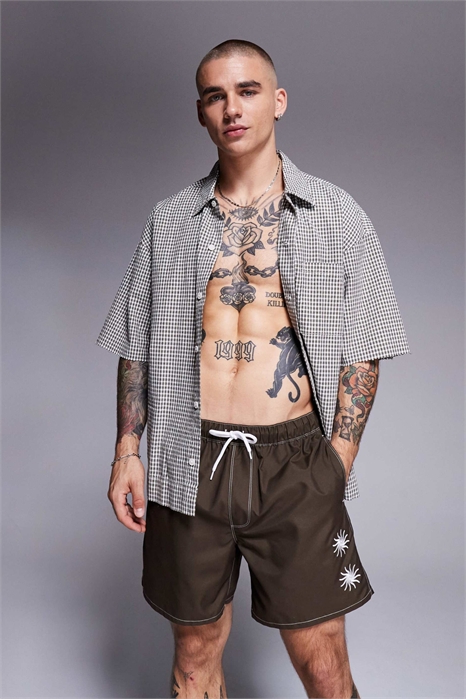 Плавательные шорты средней длины с вышивкой в виде солнца коричневого цвета артикул 143823467