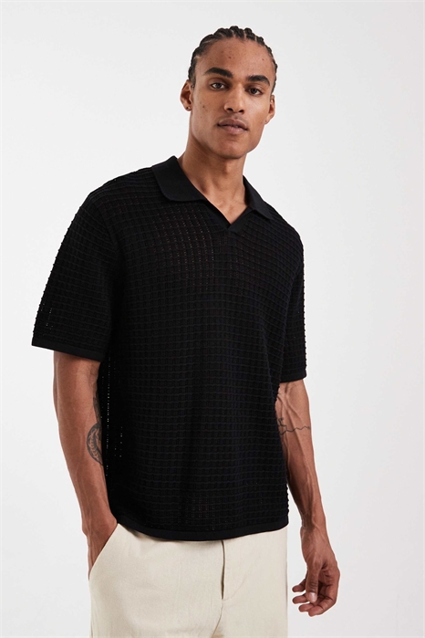 Трикотажное поло с разрезом на горловине артикул 154767627