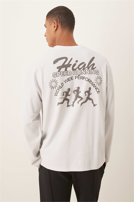 Толстовка свободного кроя с длинными рукавами и спортивным принтом артикул 148667892