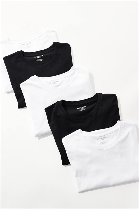 Набор из 5 футболок приталенного кроя артикул 140701984
