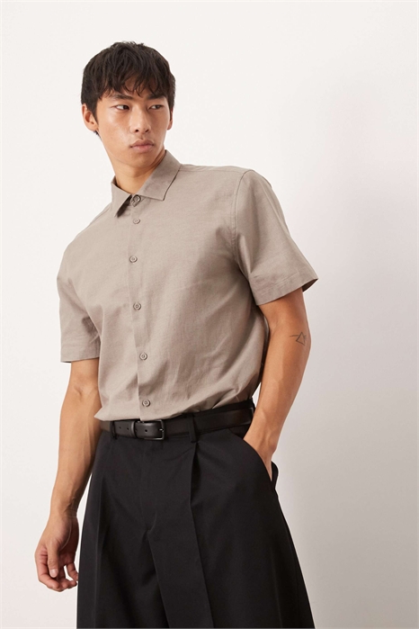 Рубашка классического кроя из смешанного льна артикул 140044309