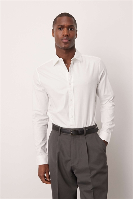 Рубашка облегающего кроя с отложным воротником, легко гладится артикул 135352771