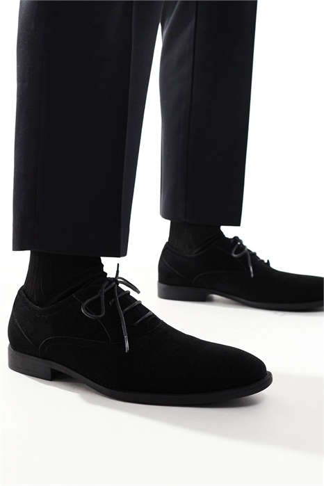 Черные ботинки на шнурках артикул 139709874