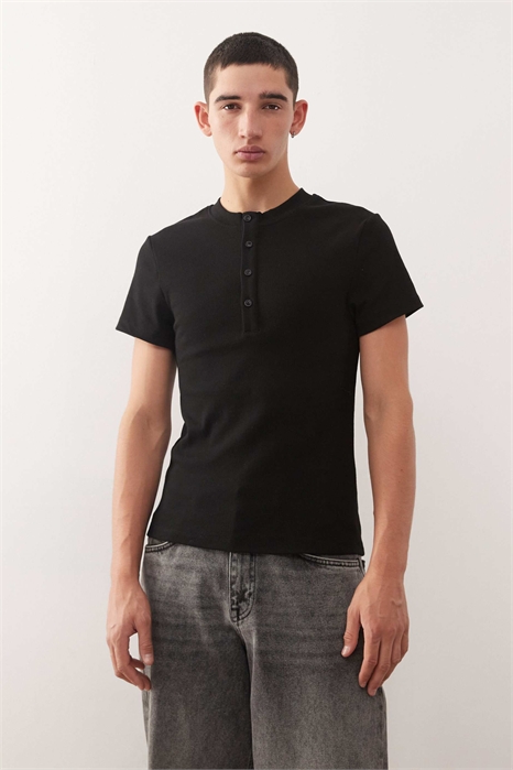 Футболка с коротким рукавом и ребристым принтом в стиле «хенли» артикул 150931409