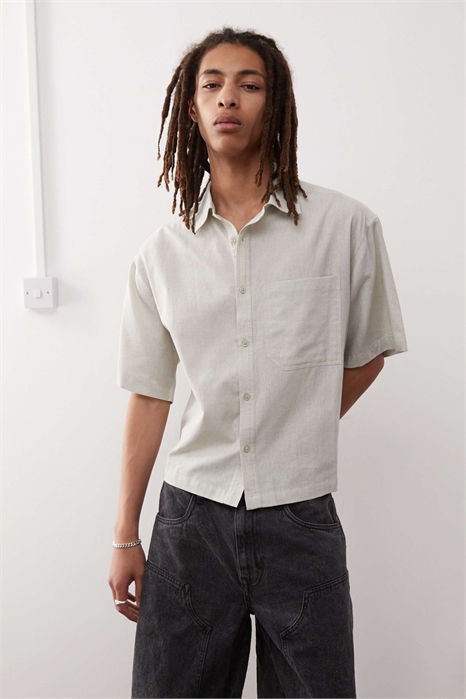 Рубашка с короткими рукавами в стиле «бокси» из льна артикул 145747996