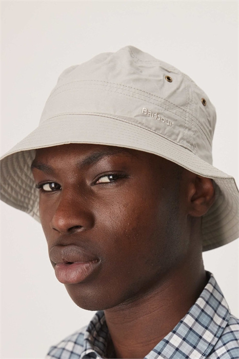 Кепка с козырьком артикул 144016873