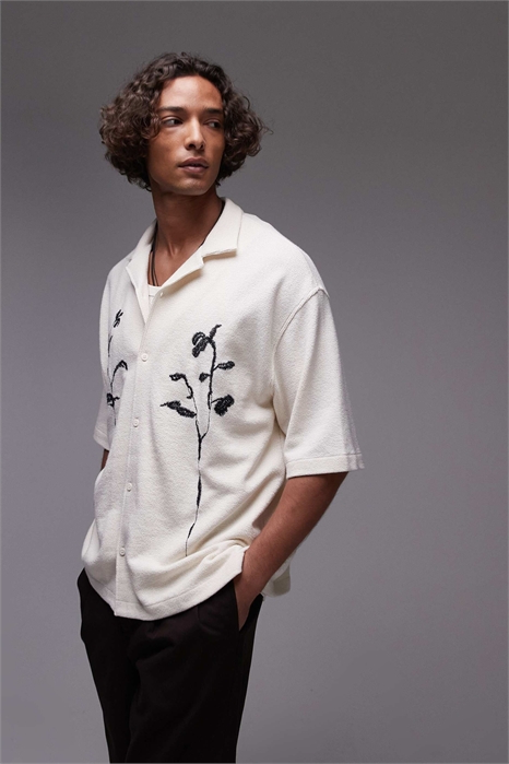 Рубашка из трикотажа с текстурной отделкой и пуговицами по всей длине, украшенная цветочной вышивкой артикул 141737474
