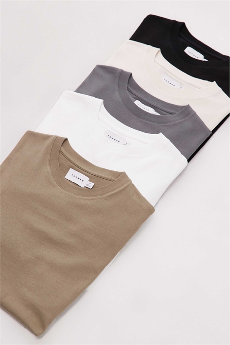 Набор из 5 футболок классического кроя артикул 145397239