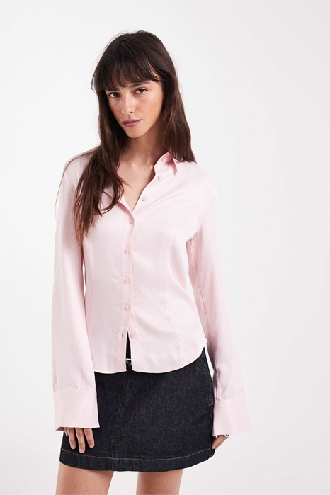 Атласная облегающая рубашка в стиле 90-х с эффектом усадки артикул 155843754