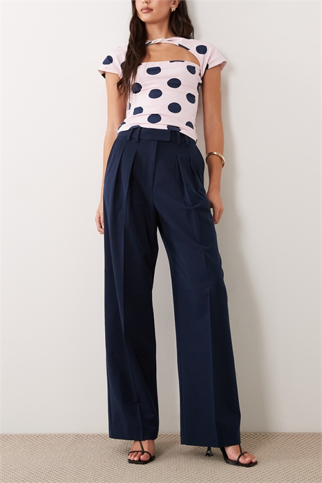 Брюки с широкими брючинами и складками артикул 153145970