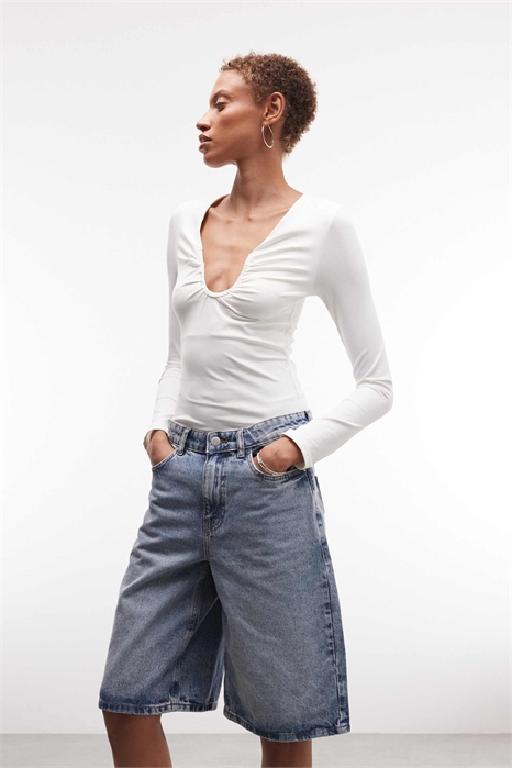 Бермуды средней длины артикул 154133312