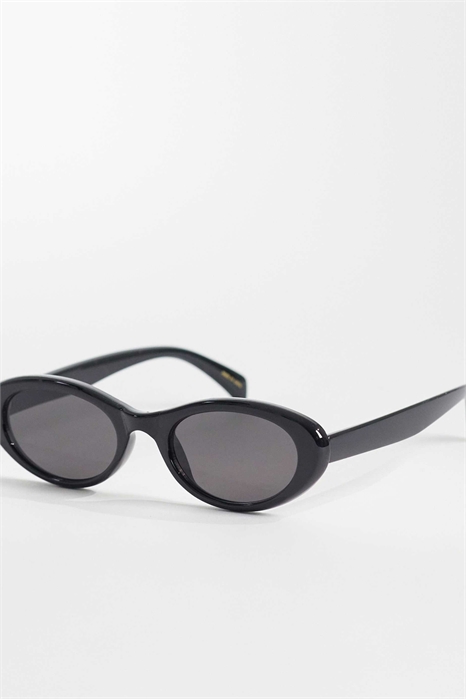 Овальные солнцезащитные очки артикул 156221508