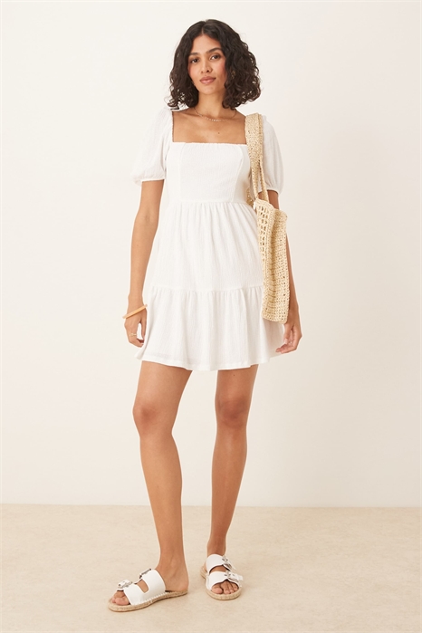 Летнее мини-платье с короткими рукавами и завязками на спине артикул 143378484