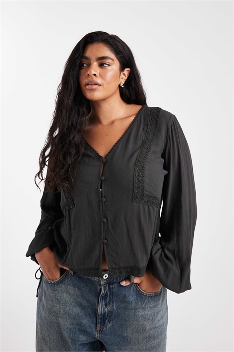 ASOS DESIGN Curve: блузка с текстурированной поверхностью и кружевными вставками, с длинными рукавами артикул 151782066