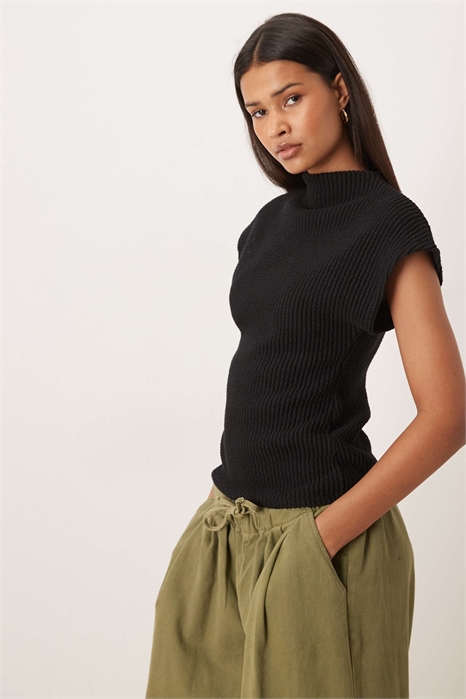 Топ с воротником-воронкой и короткими рукавами из ребристой ткани артикул 154605274