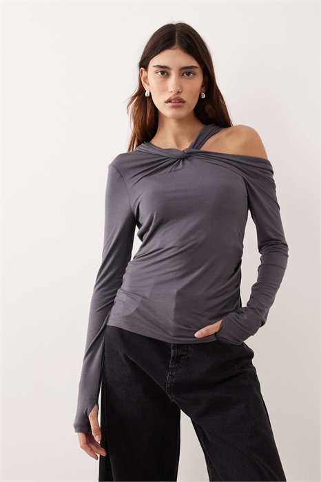 Топ с длинными рукавами и скрученным горлом артикул 153517953