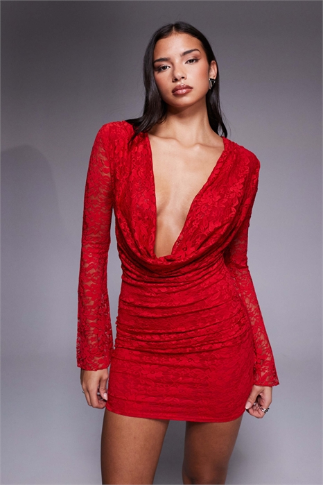 Эксклюзивное мини-платье облегающего кроя с кружевом, воротником-хомутом и расклешенными рукавами артикул 153144035