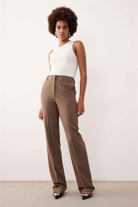 Высокие брюки с зауженными прямыми брючинами артикул 153145980