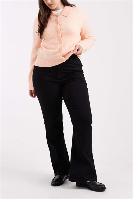 Джинсы ASOS DESIGN Curve с эффектом утяжки, из эластичного материала, с расклешенным кроем артикул 147901160