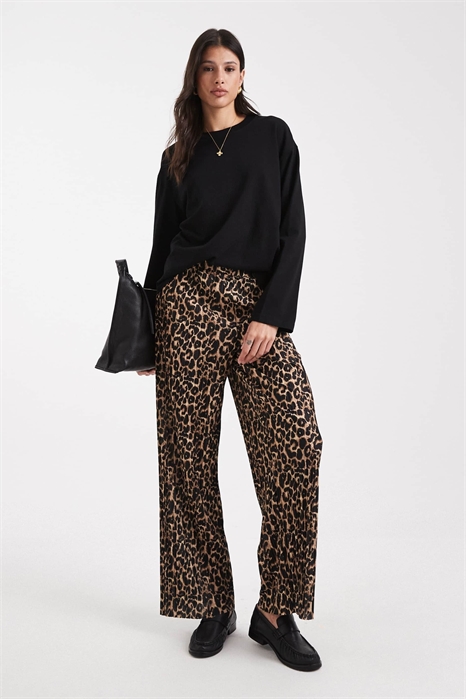 Подтянуть свободные брюки артикул 149658418