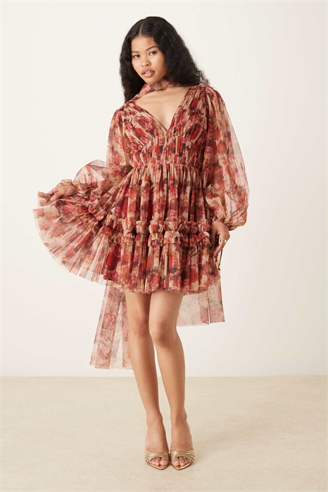 Мини-платье с тюлевым шарфом, глубоким вырезом и многослойным кроем артикул 153787690