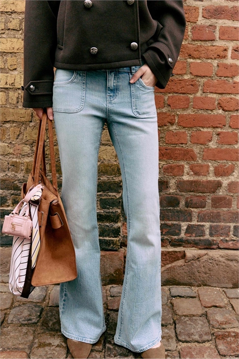 Джинсы с высокой талией и низкой посадкой, с карманами по швам артикул 156033057