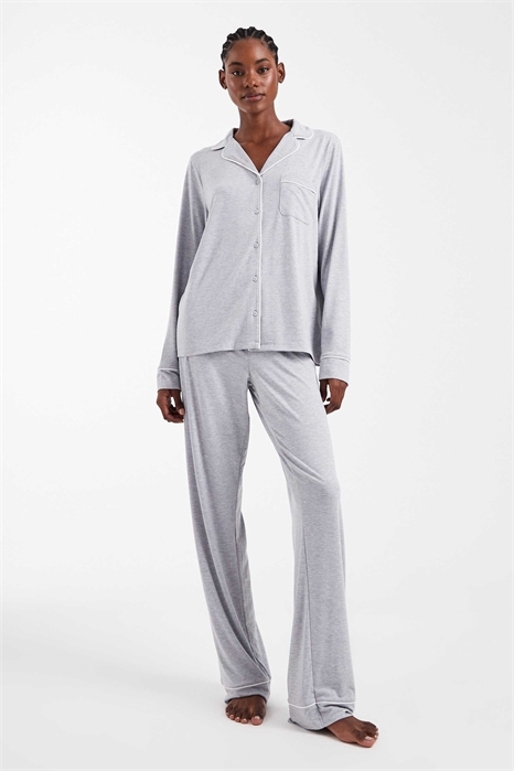 ASOS DESIGN — комплект пижамы для высоких людей: сверхмягкая рубашка с длинными рукавами и брюки с контрастной окантовкой артикул 151024063