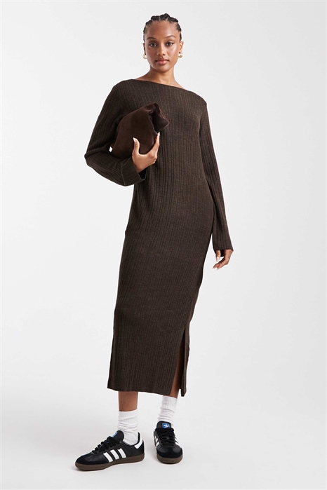 Трикотажное платье средней длины артикул 148251944