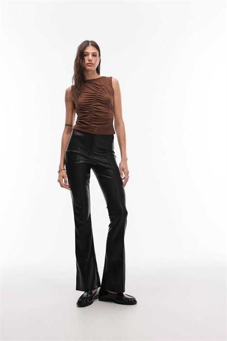 ASOS DESIGN — брюки-клёш узкого кроя из материала под кожу для высоких людей с отстрочкой артикул 149269047