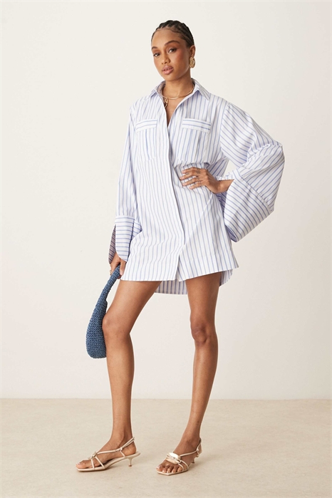 ASOS DESIGN: удлиненное мини-платье-рубашка с широкими манжетами и объемными карманами артикул 147441151